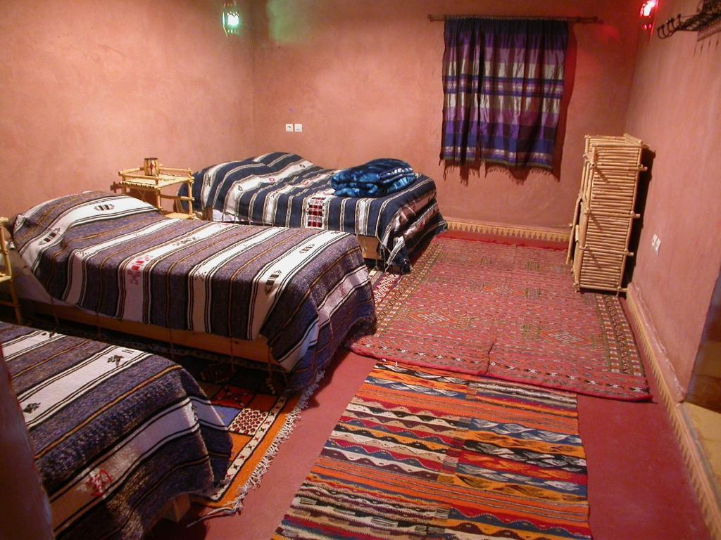 Maison D'Hotes Agdal Telouet Tiguidert Ruang foto